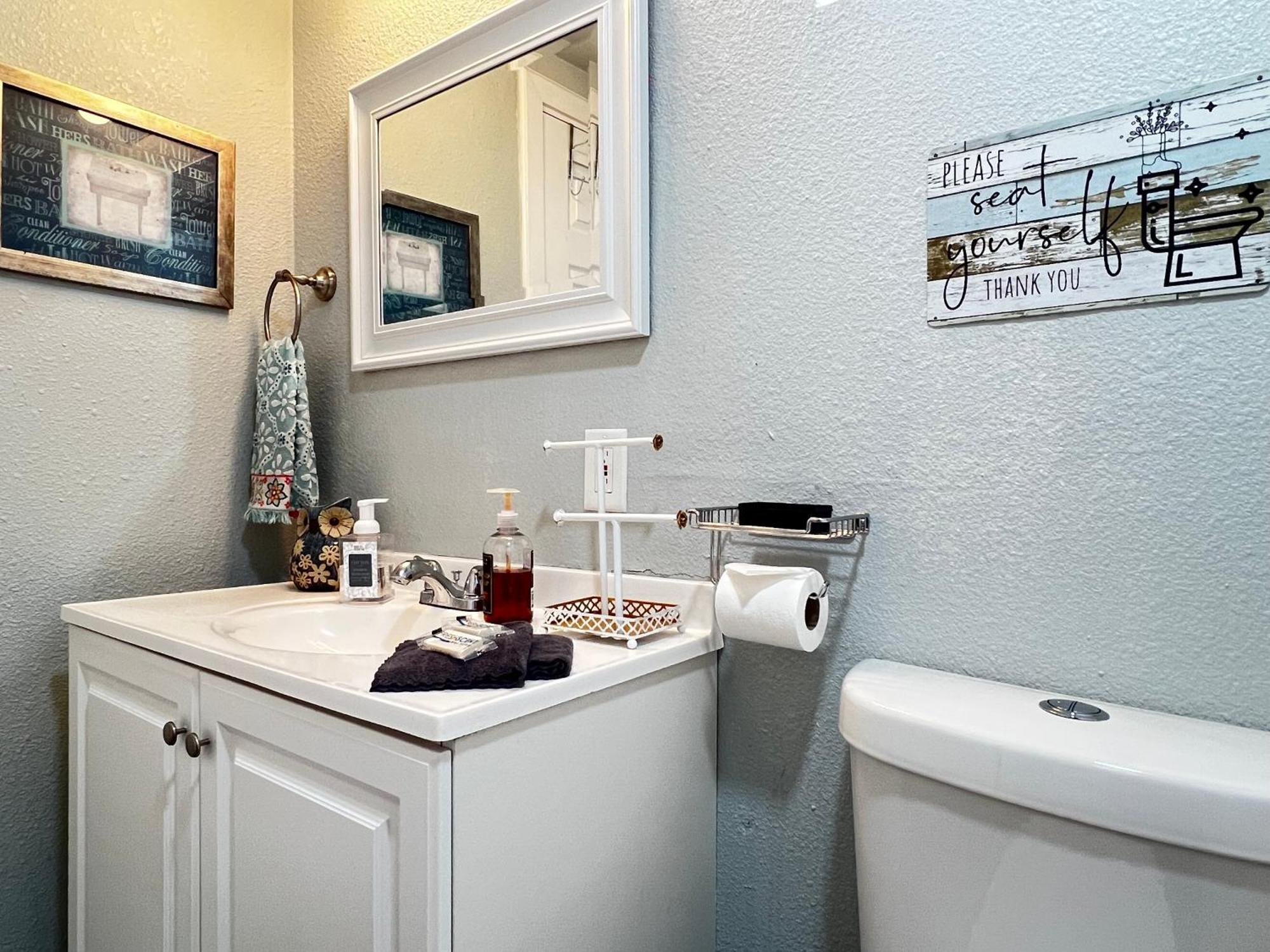 Boho Bliss- Cozy Private Room 2 Miles From Alamodome! サンアントニオ エクステリア 写真