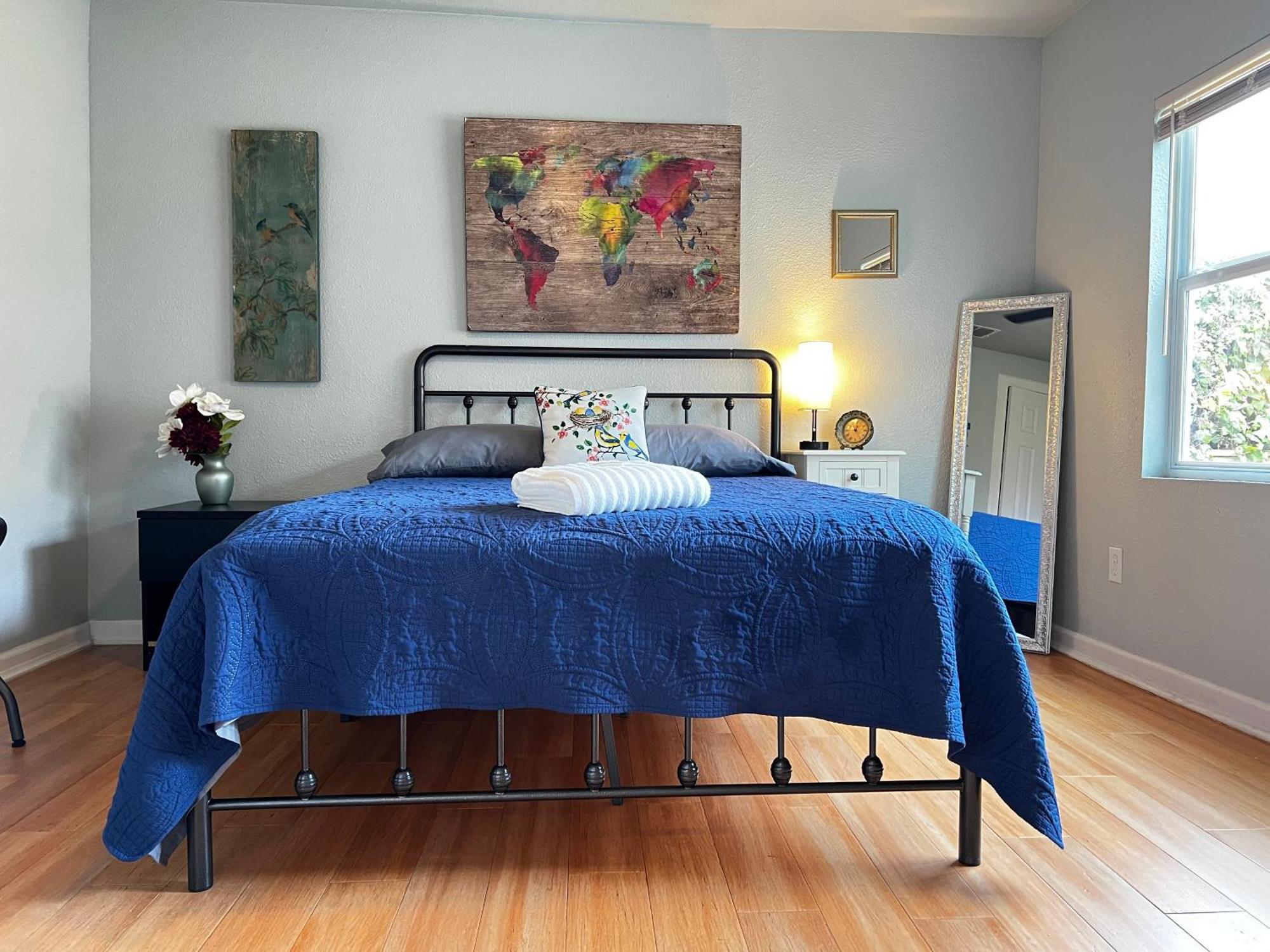 Boho Bliss- Cozy Private Room 2 Miles From Alamodome! サンアントニオ エクステリア 写真
