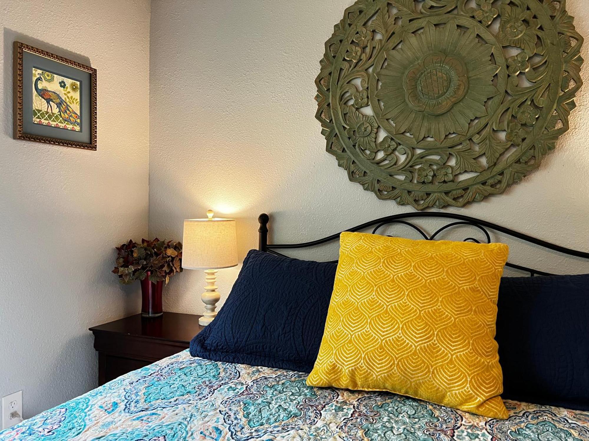 Boho Bliss- Cozy Private Room 2 Miles From Alamodome! サンアントニオ エクステリア 写真